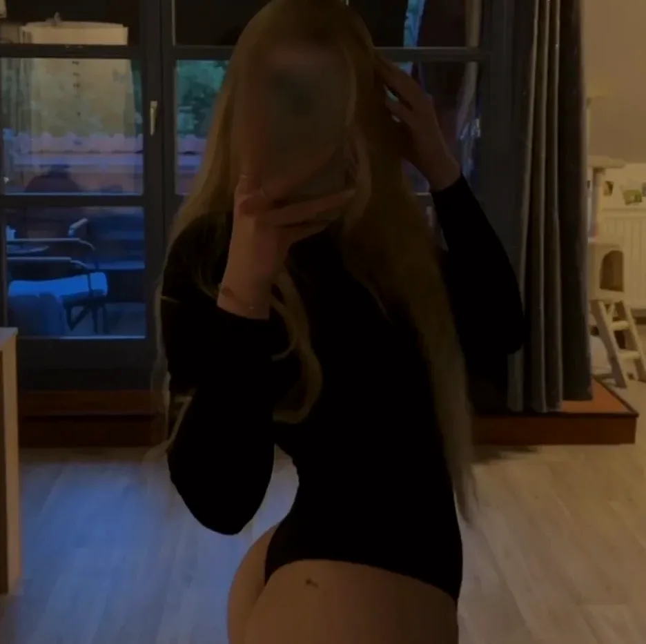 Camilla, 23