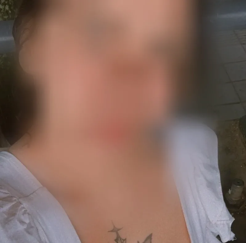 Eva, 22