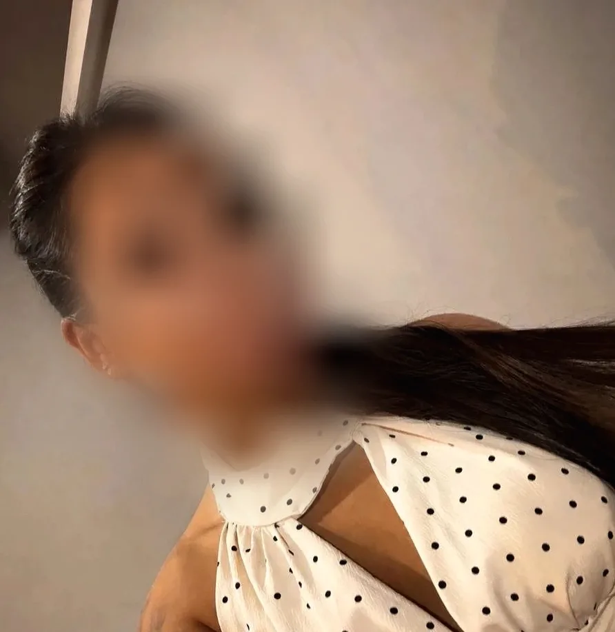 Ines, 25