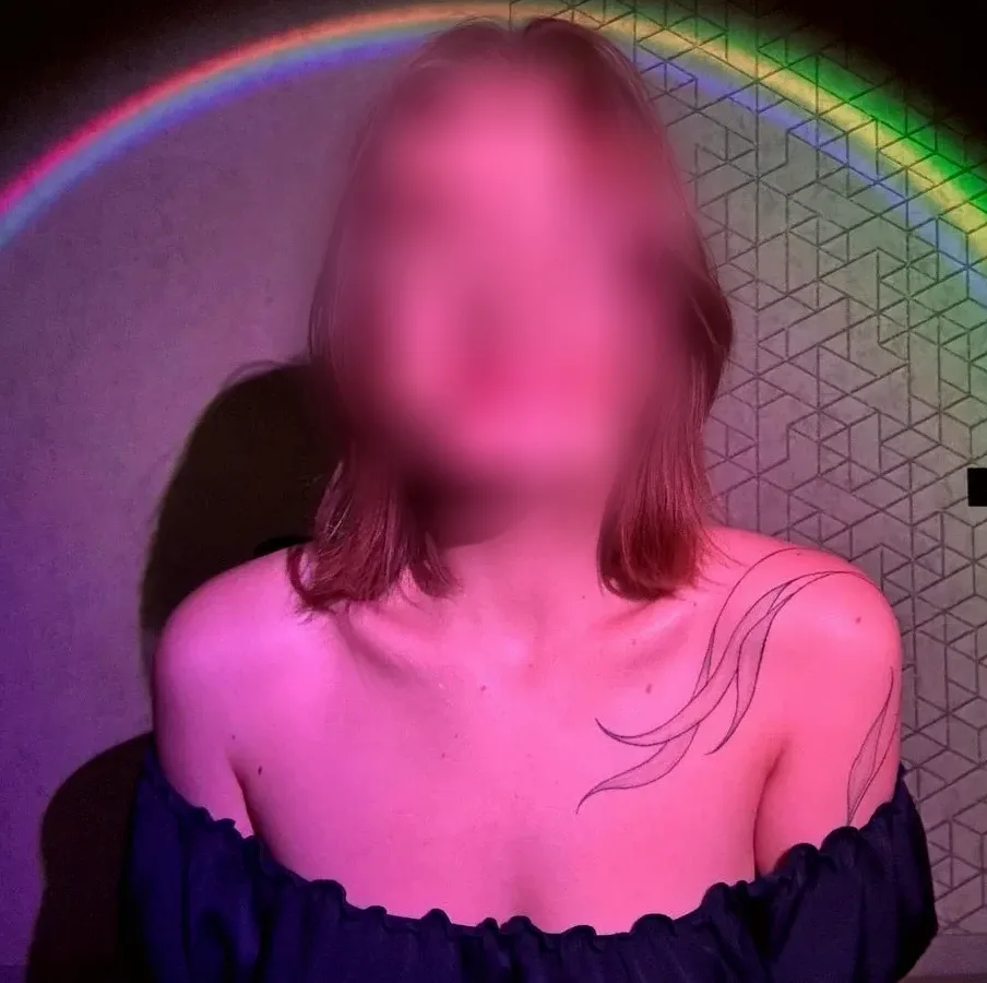 Isabella, 21