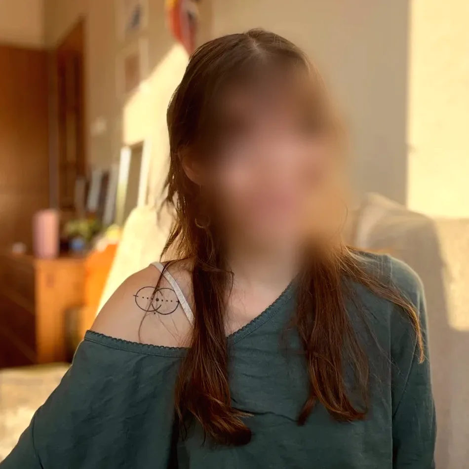 Louise, 28