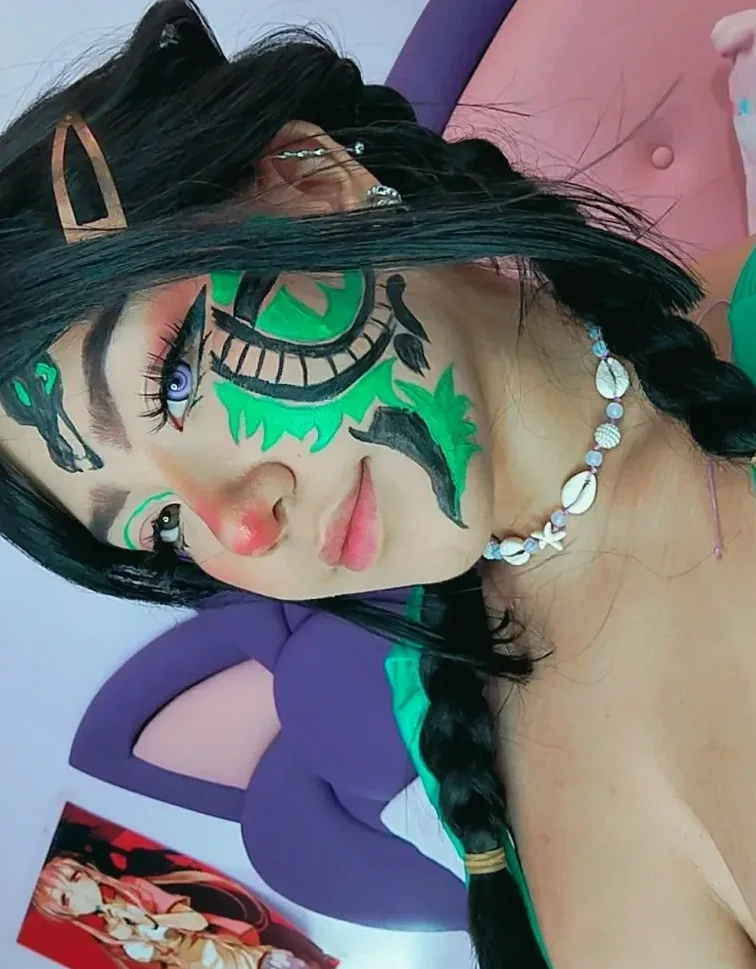 Maja, 25