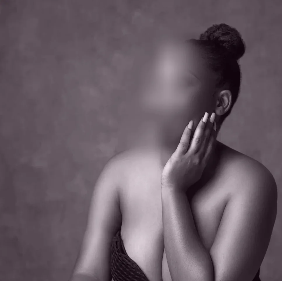 Nour, 30